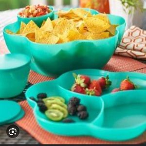 Tupperware Chip & Dip Set